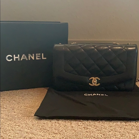 Meet your Posher, Alison - Picture 1 of 1